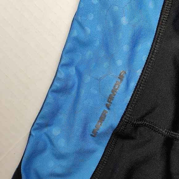 Women's M Capri Under Armour Heat Gear Fitted Leggings - Picture 4 of 4